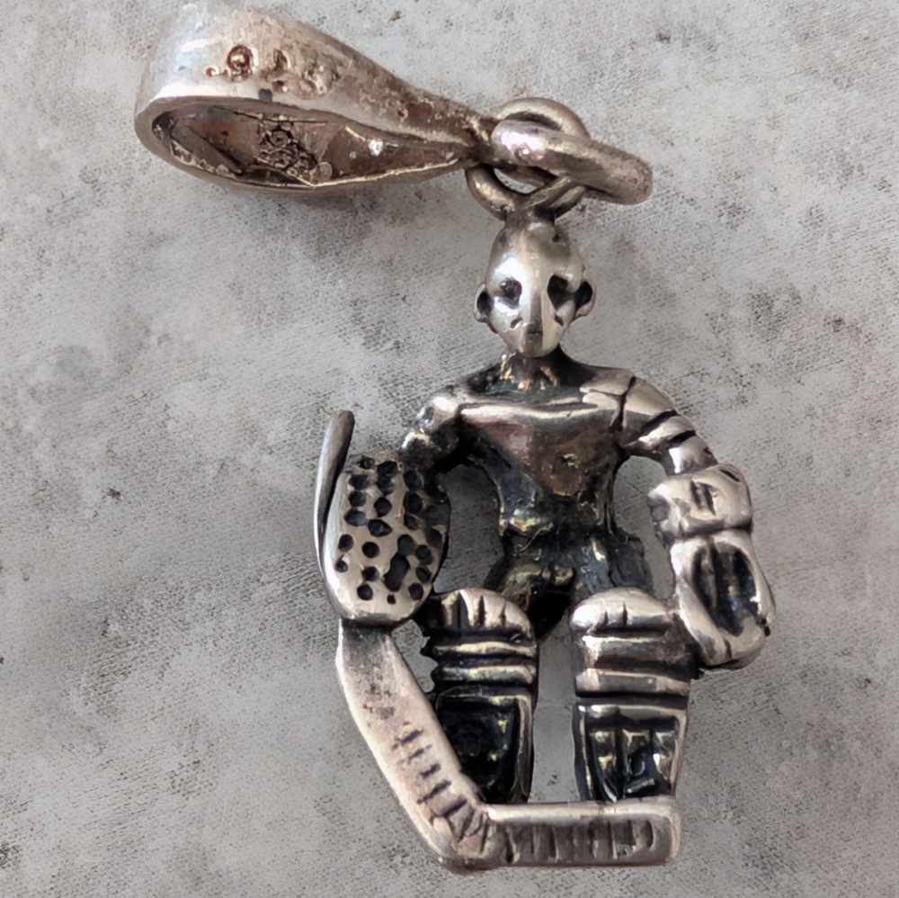 925 Silver Hockey Player Pendant